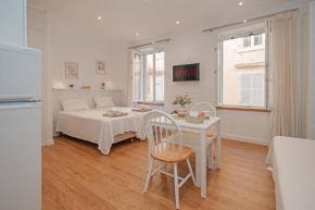 Adagio 1- Studio, Old Town